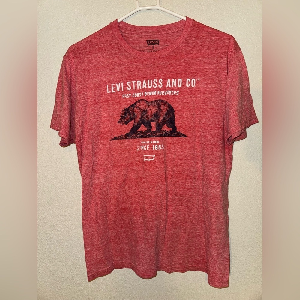 Levi’s Men’s Medium Red Shirt